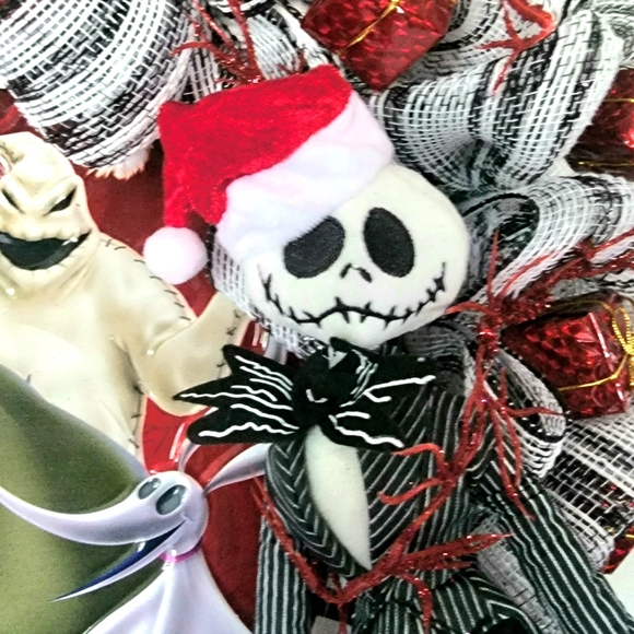 Host Pick Nightmare Before Christmas Wreath Genuine Disney Doll Plaque Deco Mesh - Picture 4 of 12